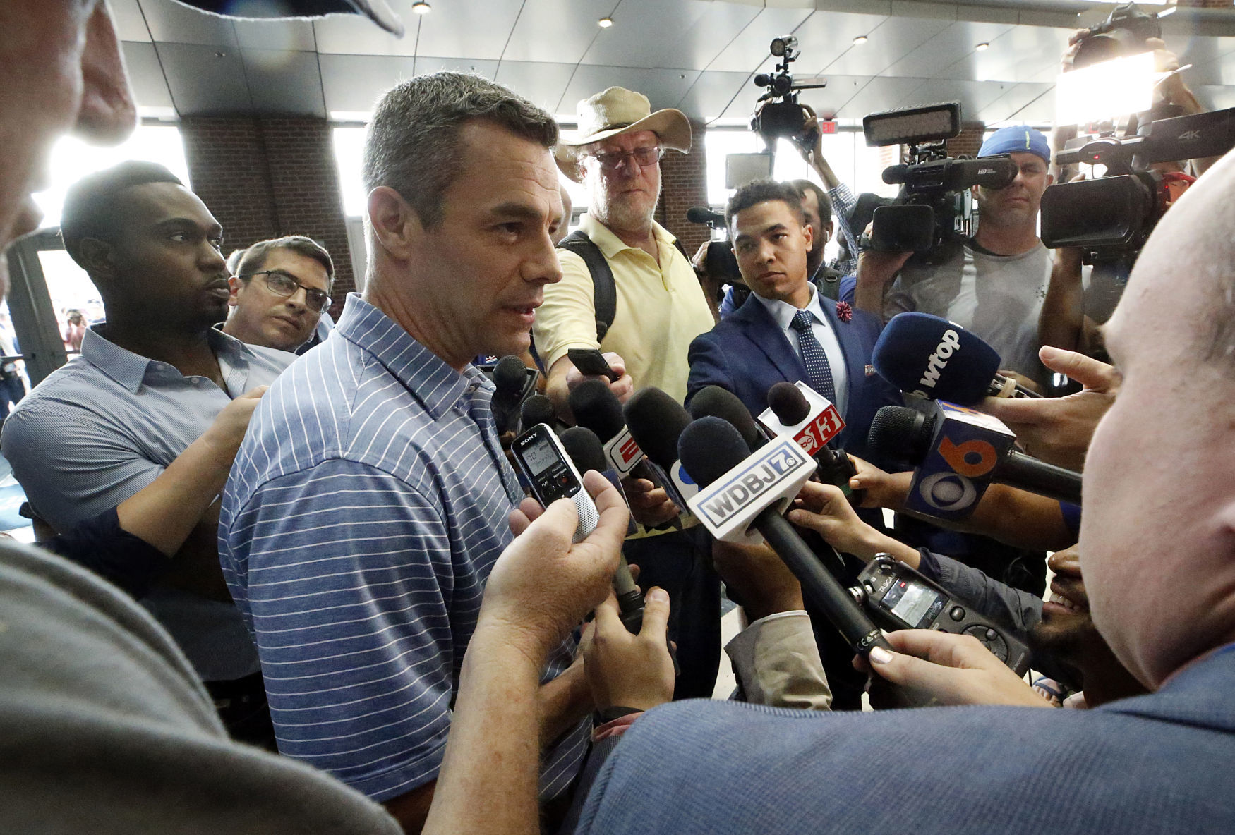 Virginia Cavaliers return to Charlottesville